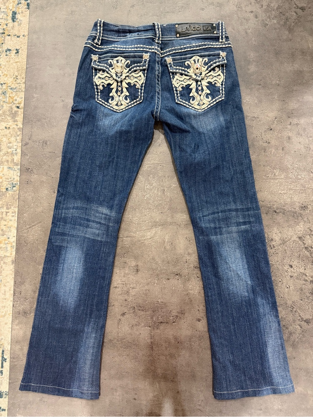L.A. idol Dark Blue Jeans with Cream Contrast Stitching
